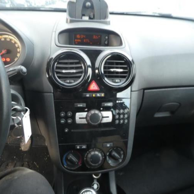 Custode arriere gauche OPEL CORSA D Photo n°8