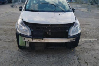 Renfort pare choc arriere (traverse) RENAULT CLIO 3