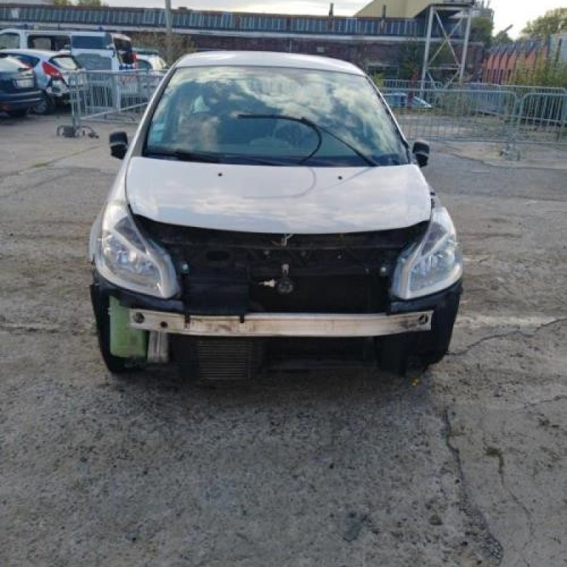 Renfort pare choc arriere (traverse) RENAULT CLIO 3 Photo n°2