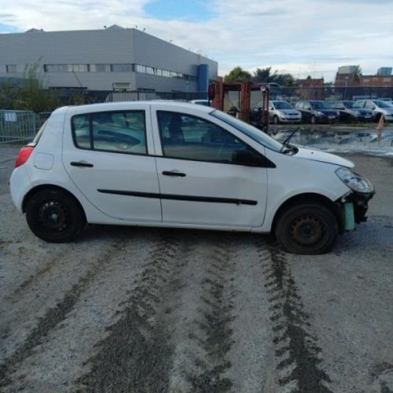 Renfort pare choc arriere (traverse) RENAULT CLIO 3 Photo n°3