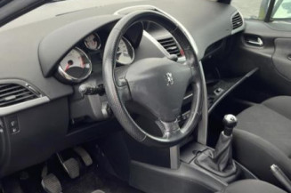 Pretensionneur de ceinture avant gauche PEUGEOT 207