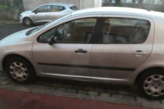 Boitier servitude moteur (BSM) PEUGEOT 307