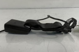 Attache ceinture arriere centrale OPEL CORSA E