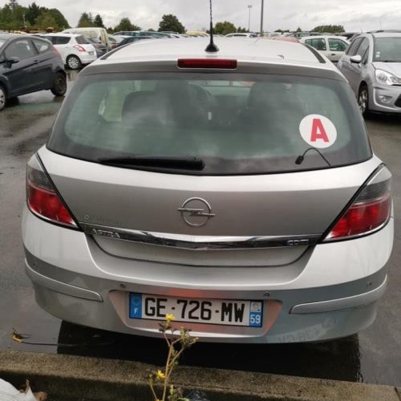 Plage arriere OPEL ASTRA H Photo n°4