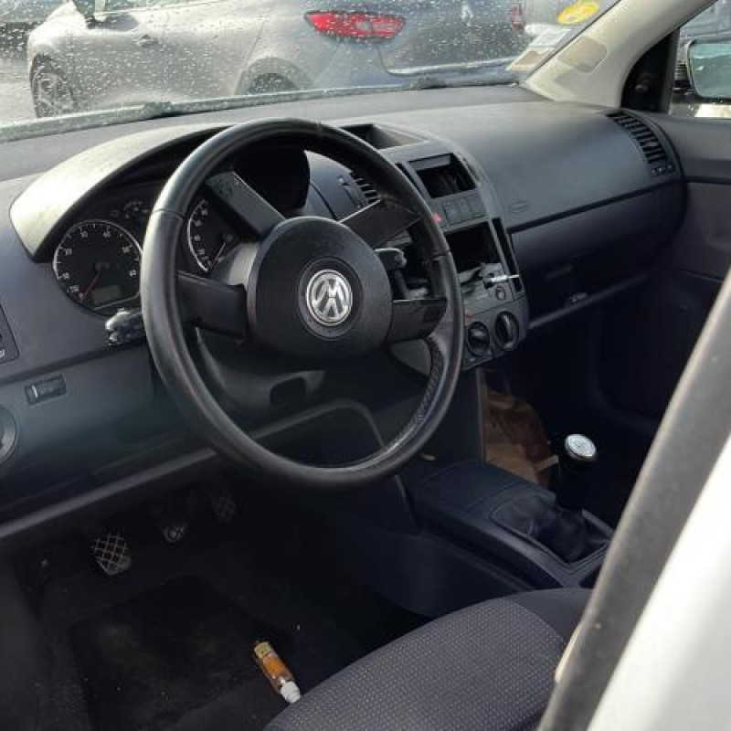 Poignee interieur arriere gauche VOLKSWAGEN POLO 4 Photo n°9