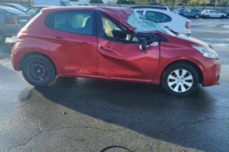 Pare boue arriere gauche PEUGEOT 208 1