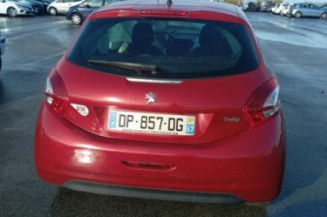 Pare boue arriere gauche PEUGEOT 208 1