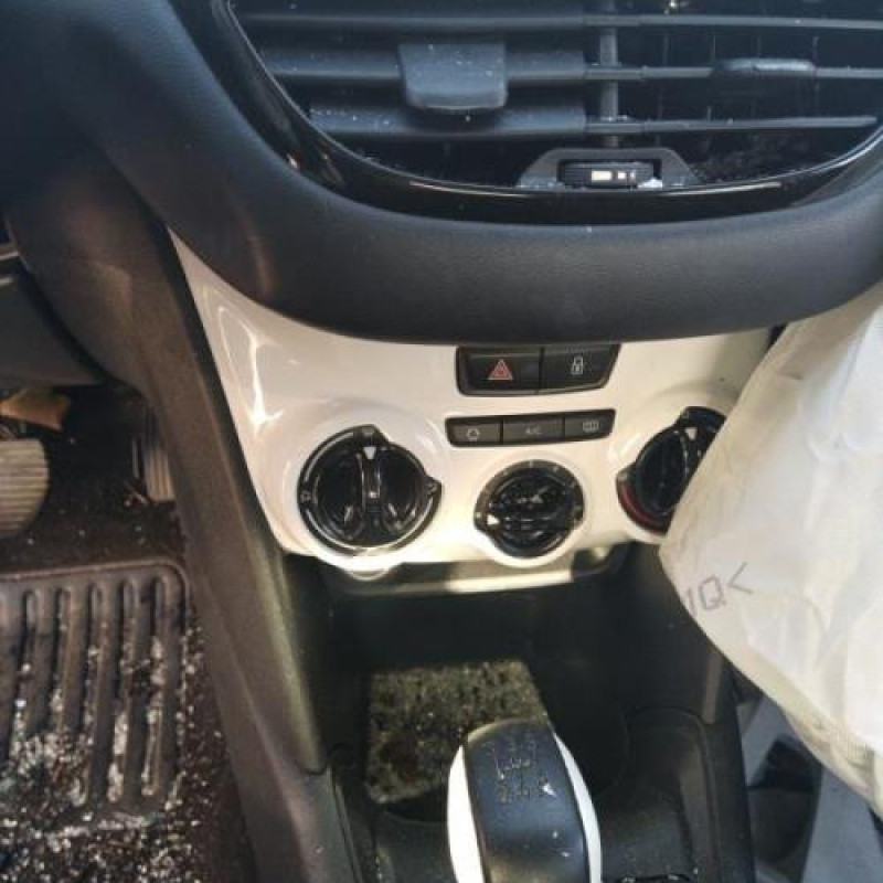 Poignee interieur arriere droit PEUGEOT 208 1 Photo n°13