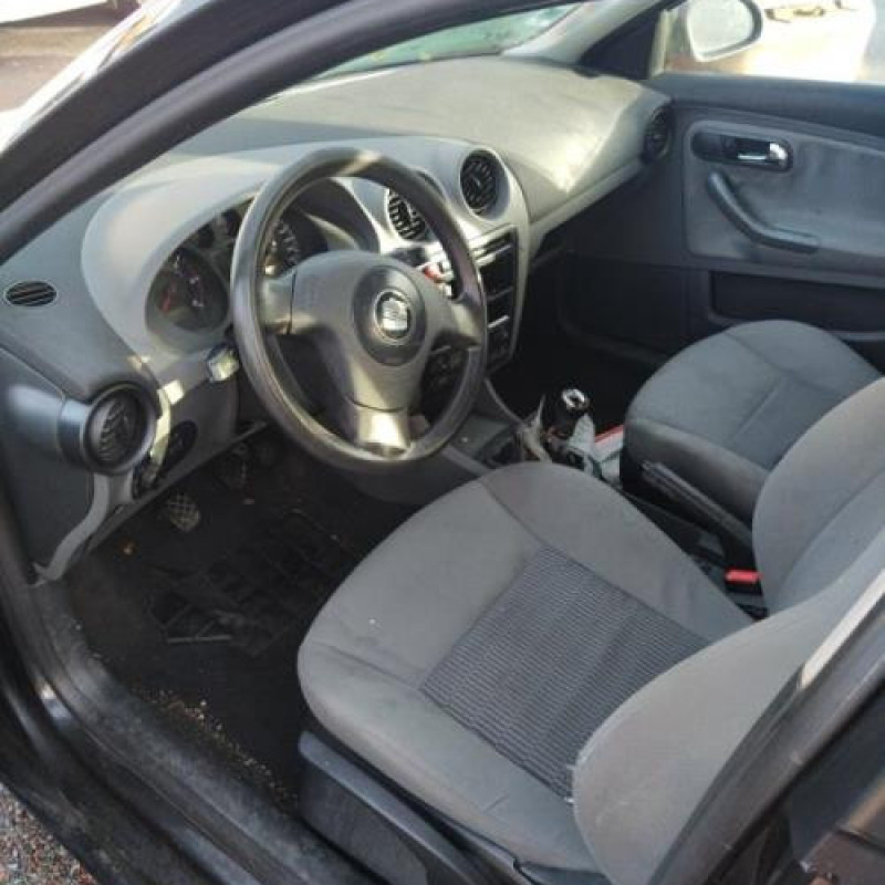 Pretensionneur de ceinture avant gauche SEAT IBIZA 3 Photo n°9