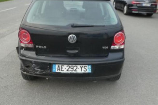 Pretensionneur de ceinture avant gauche VOLKSWAGEN POLO 4