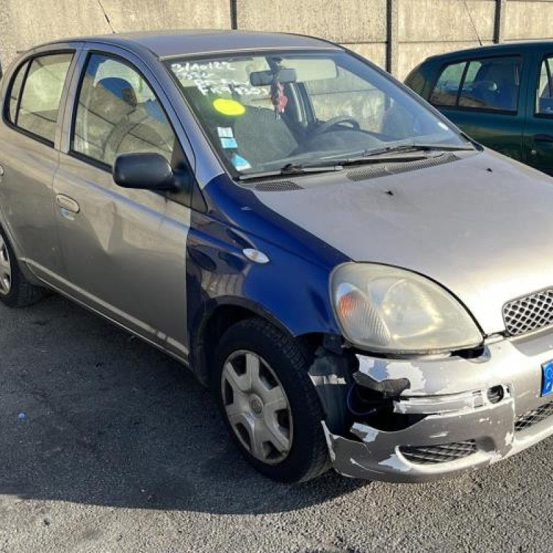 Feu arriere stop central TOYOTA YARIS 1 Photo n°5