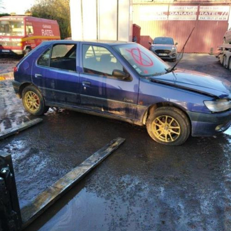 Moteur essuie glace arriere PEUGEOT 306 Photo n°4