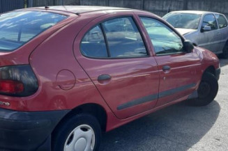 Leve vitre mecanique avant gauche RENAULT MEGANE 1