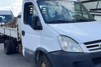 Serrure avant gauche IVECO DAILY 3