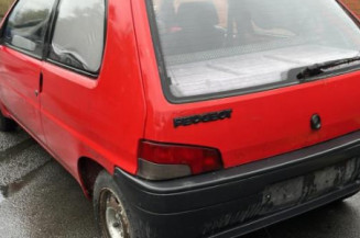 Bouton de coffre PEUGEOT 106