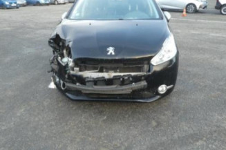 Pare boue arriere droit PEUGEOT 208 1