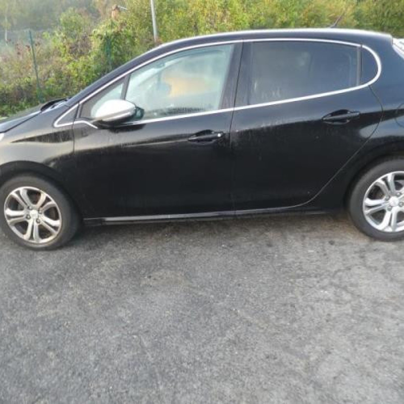 Pare boue arriere droit PEUGEOT 208 1 Photo n°5