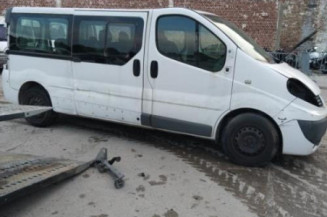 Poignee porte avant droit RENAULT TRAFIC 2