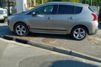 Poignee porte avant gauche PEUGEOT 3008 1