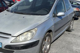 Vitre avant gauche PEUGEOT 307