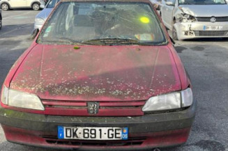 Calandre PEUGEOT 306