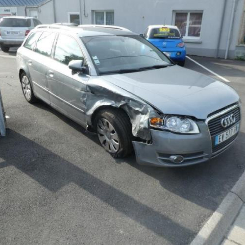 Feu arriere secondaire droit (feux) AUDI A4 2 Photo n°5