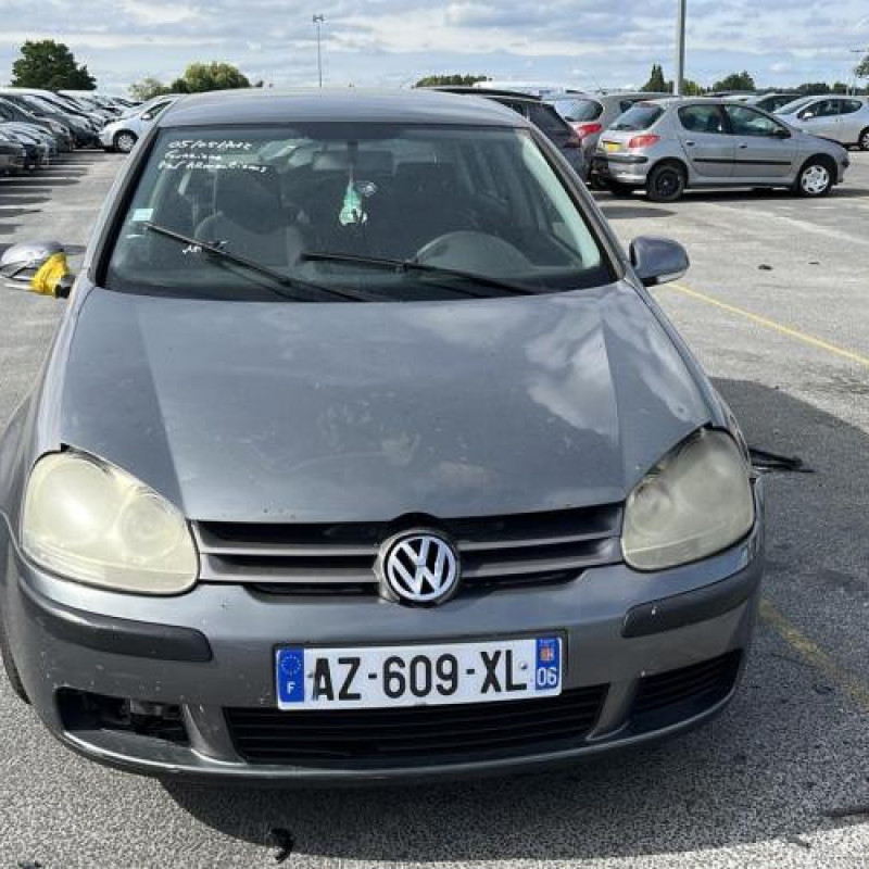 Feu arriere secondaire droit (feux) VOLKSWAGEN GOLF 5 Photo n°3