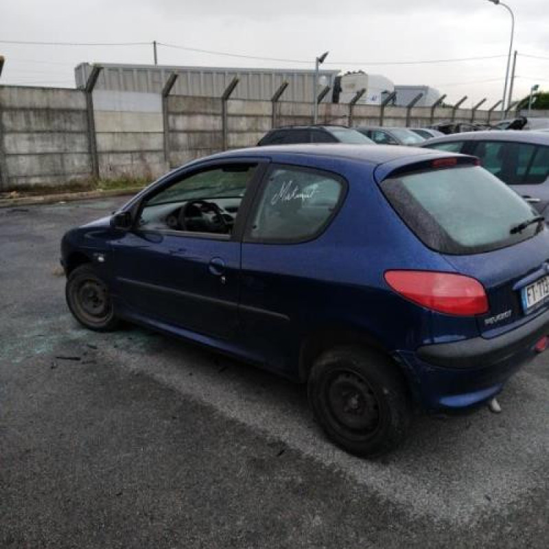 Pare choc arriere PEUGEOT 206 Photo n°4