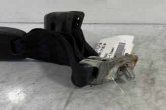 Attache ceinture arriere centrale MAZDA 2 2