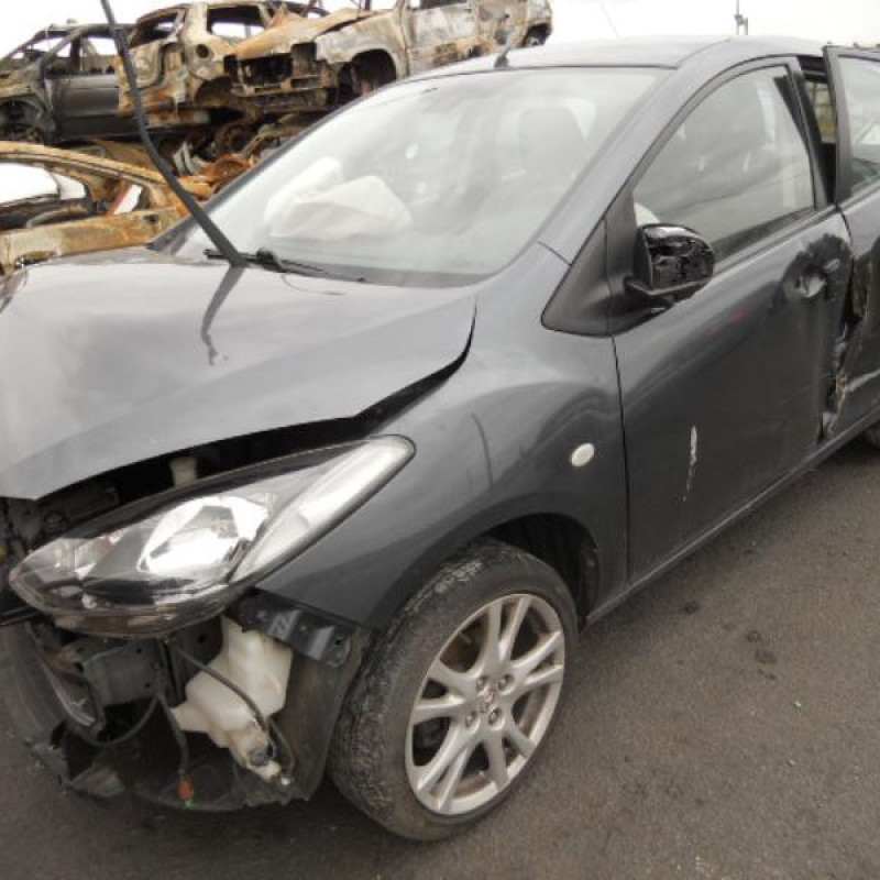 Attache ceinture arriere centrale MAZDA 2 2 Photo n°3