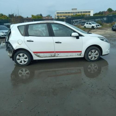 Pare boue avant gauche RENAULT SCENIC 3