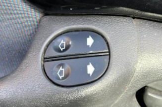 Poignee interieur avant droit FORD KA 1