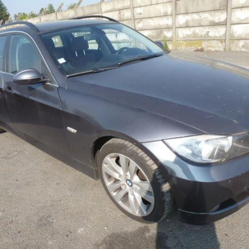 Malle/Hayon arriere BMW SERIE 3 E91 Photo n°8