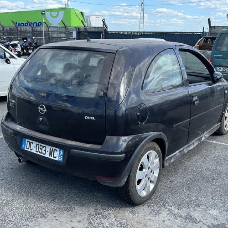 Pare boue avant gauche OPEL CORSA C Photo n°2