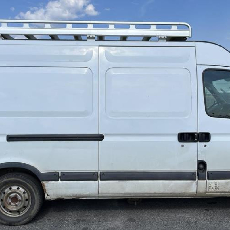 Crosse arriere gauche RENAULT MASTER 2 Photo n°3