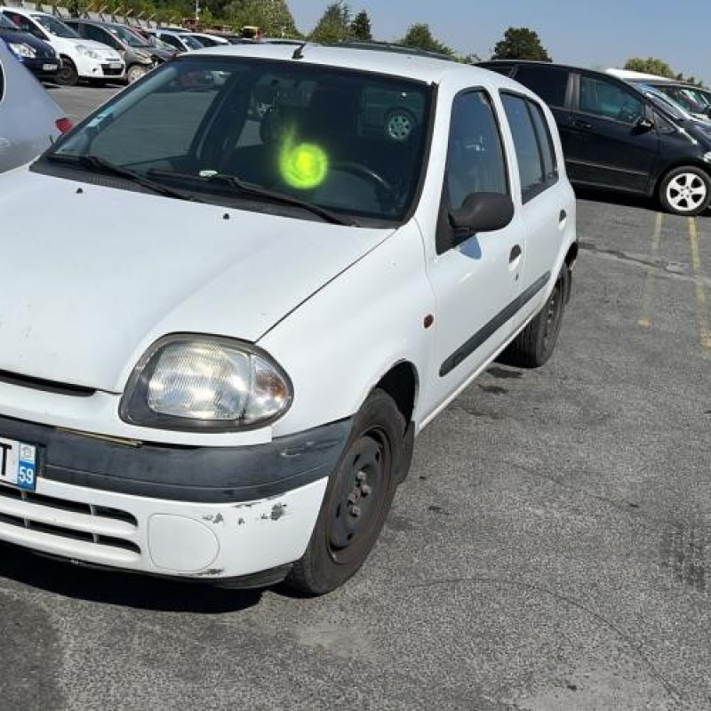 Aile avant gauche RENAULT CLIO 2 Photo n°4