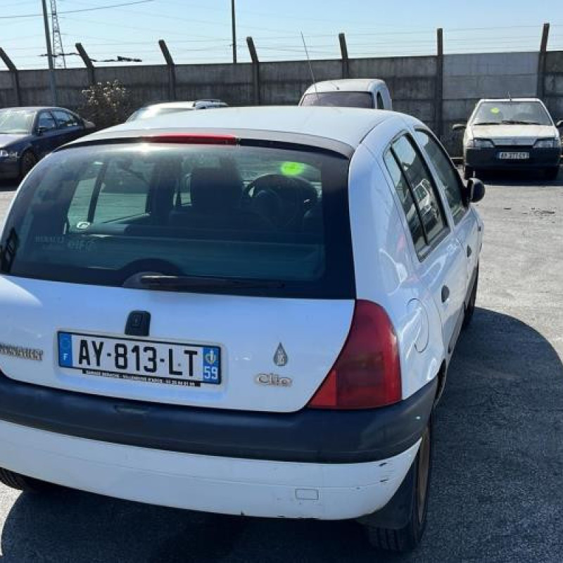 Aile avant gauche RENAULT CLIO 2 Photo n°7