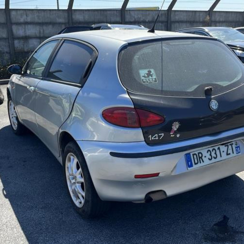 Feu arriere secondaire droit (feux) ALFA ROMEO 147 Photo n°7