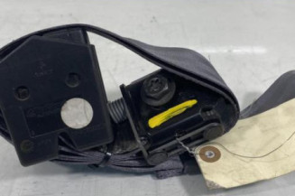 Attache ceinture arriere centrale RENAULT CLIO 2 Photo n°1