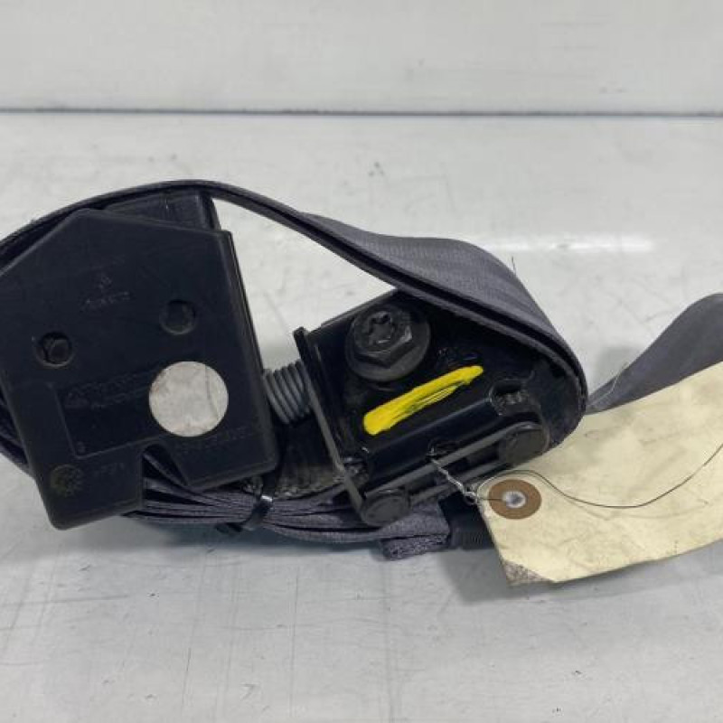 Attache ceinture arriere centrale RENAULT CLIO 2 Photo n°1