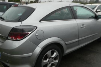 Bouton de coffre OPEL ASTRA H