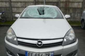 Bouton de coffre OPEL ASTRA H