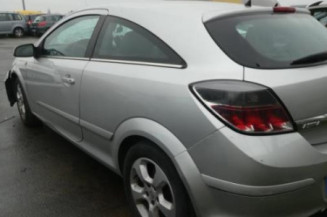 Pare boue avant droit OPEL ASTRA H