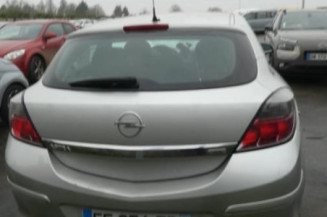 Pare boue avant droit OPEL ASTRA H