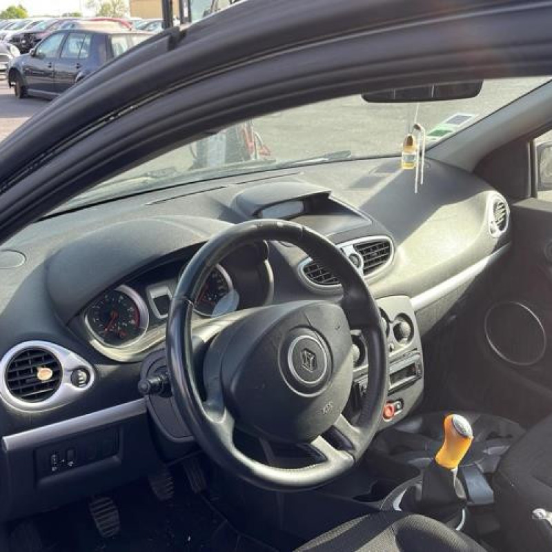 Poignee interieur avant droit RENAULT CLIO 3 Photo n°8