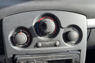 Poignee interieur avant droit RENAULT CLIO 3