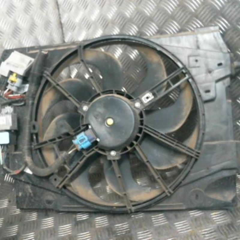 Moto ventilateur radiateur RENAULT CLIO 4 Photo n°2