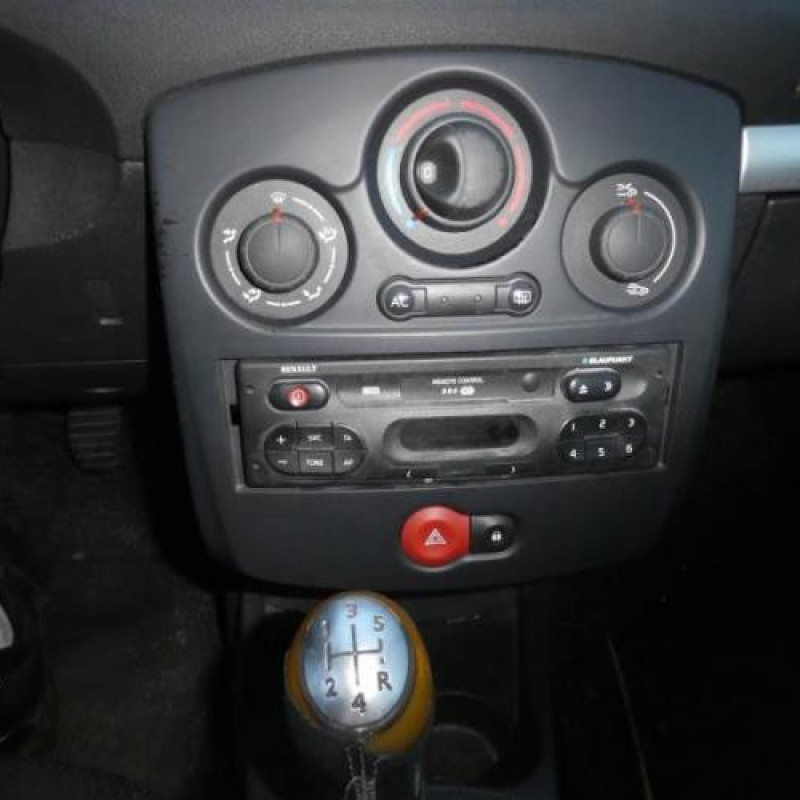 Boitier UCH RENAULT CLIO 3 Photo n°10