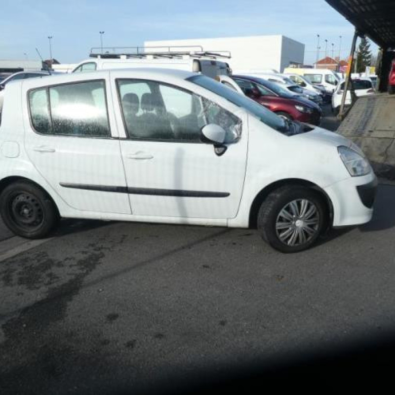 Renfort pare choc arriere (traverse) RENAULT MODUS Photo n°5