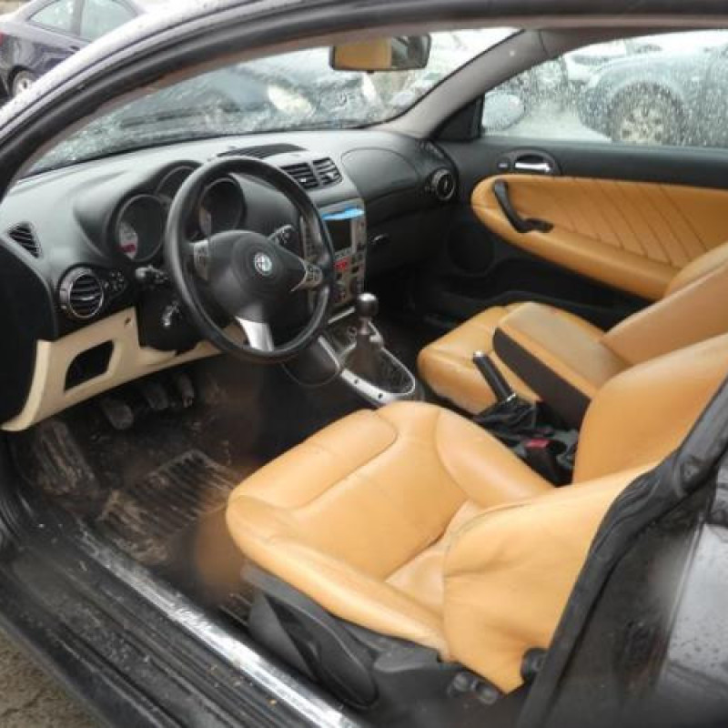 Pompe de direction ALFA ROMEO GT Photo n°8